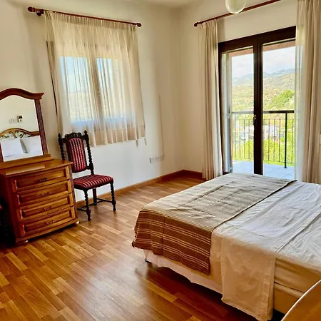 Mountain View 6 Bed Mansion With Private Padel Court, Pool & Gym Vila Larnaca