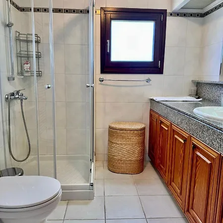 Mountain View 6 Bed Mansion With Private Padel Court, Pool & Gym Βίλα *