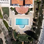 Вілла Mountain View 6 Bed Mansion With Private Padel Court, Pool & Gym