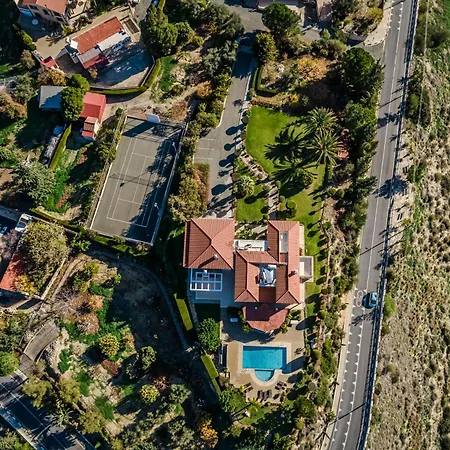 Mountain View 6 Bed Mansion With Private Padel Court, Pool & Gym Villa Lárnaca