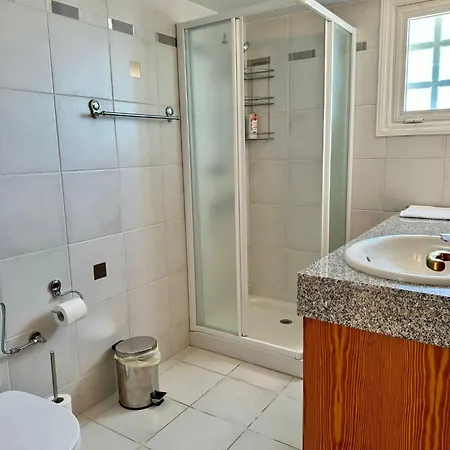 Villa Mountain View 6 Bed Mansion With Private Padel Court, Pool & Gym