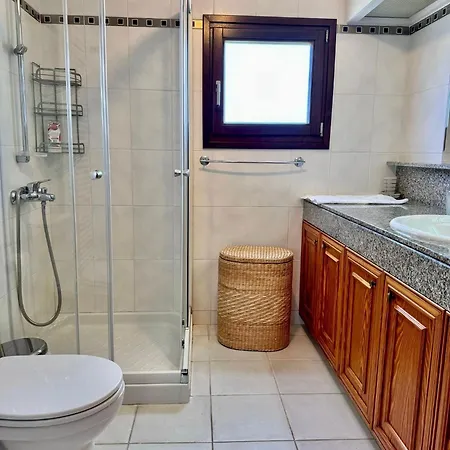 Mountain View 6 Bed Mansion With Private Padel Court, Pool & Gym Вілла *