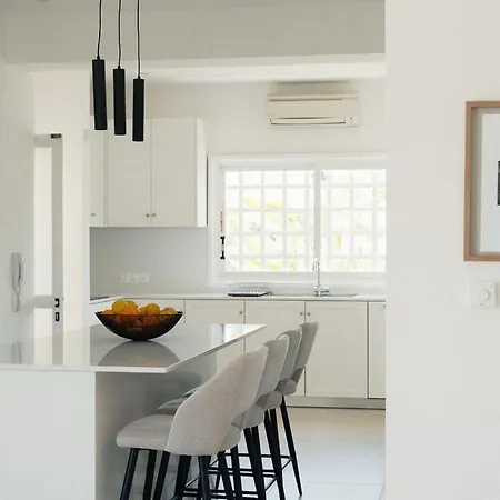 Mountain View 6 Bed Mansion With Private Padel Court, Pool & Gym ヴィラ