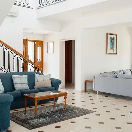 Mountain View 6 Bed Mansion With Private Padel Court, Pool & Gym *