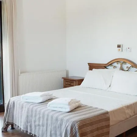 Mountain View 6 Bed Mansion With Private Padel Court, Pool & Gym ヴィラ *