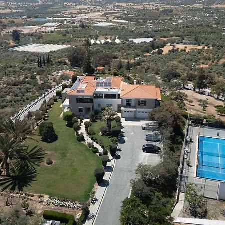 וילה Mountain View 6 Bed Mansion With Private Padel Court, Pool & Gym *