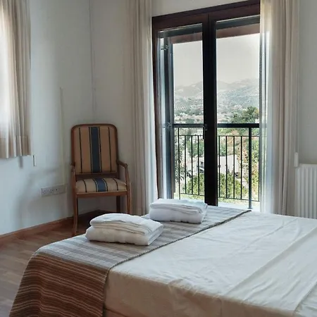 Mountain View 6 Bed Mansion With Private Padel Court, Pool & Gym Vilă *