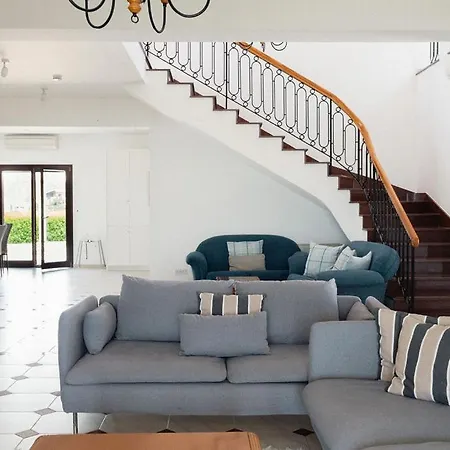 Mountain View 6 Bed Mansion With Private Padel Court, Pool & Gym * Larnaca