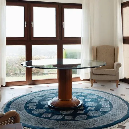 Vilă Mountain View 6 Bed Mansion With Private Padel Court, Pool & Gym *