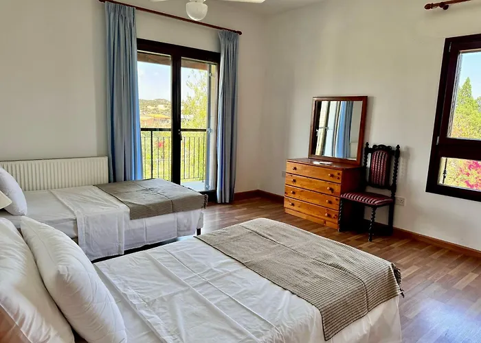 Mountain View 6 Bed Mansion With Private Padel Court, Pool & Gym *