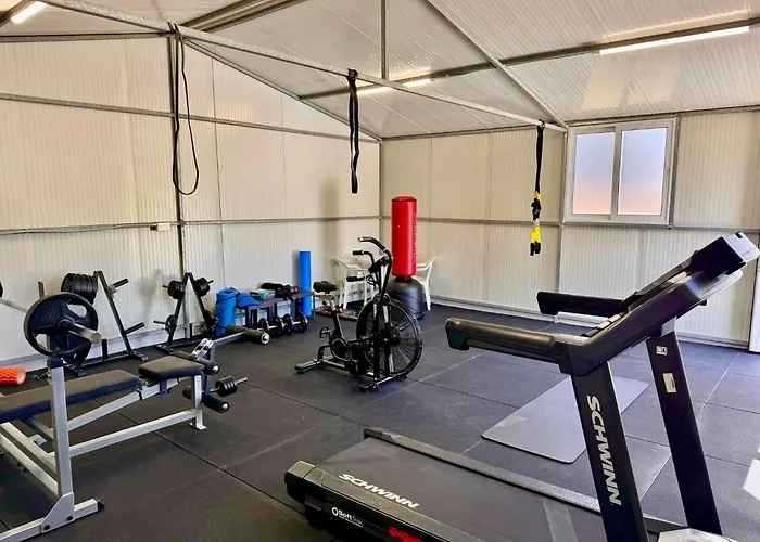 Villa Mountain View 6 Bed Mansion With Private Padel Court, Pool & Gym *