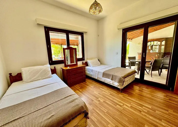 Mountain View 6 Bed Mansion With Private Padel Court, Pool & Gym Villa Larnaka